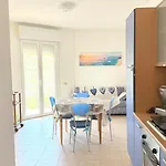 Se182 - Senigallia, Trilocale Fronte Mare Con Balcone E Posto Auto *